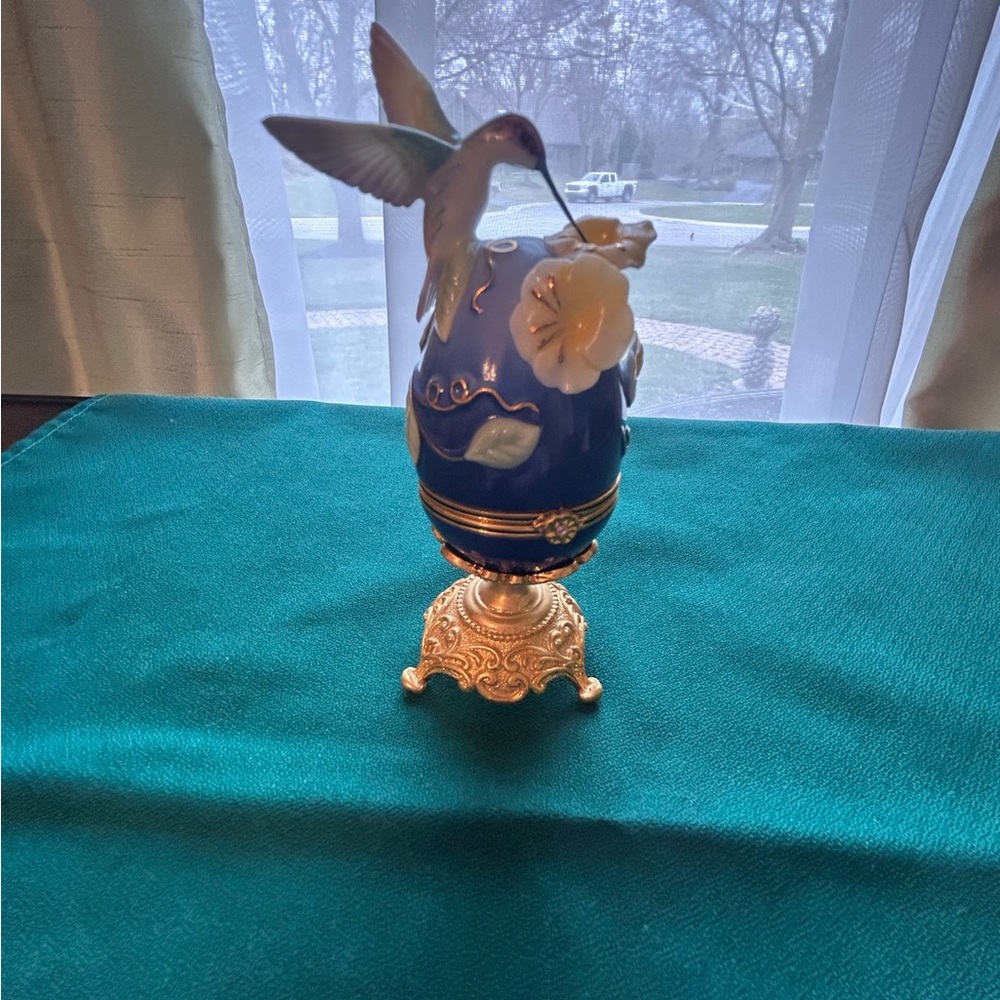 FRANKLIN MINT HOUSE OF FABERGE HUMMINGBIRD EGG